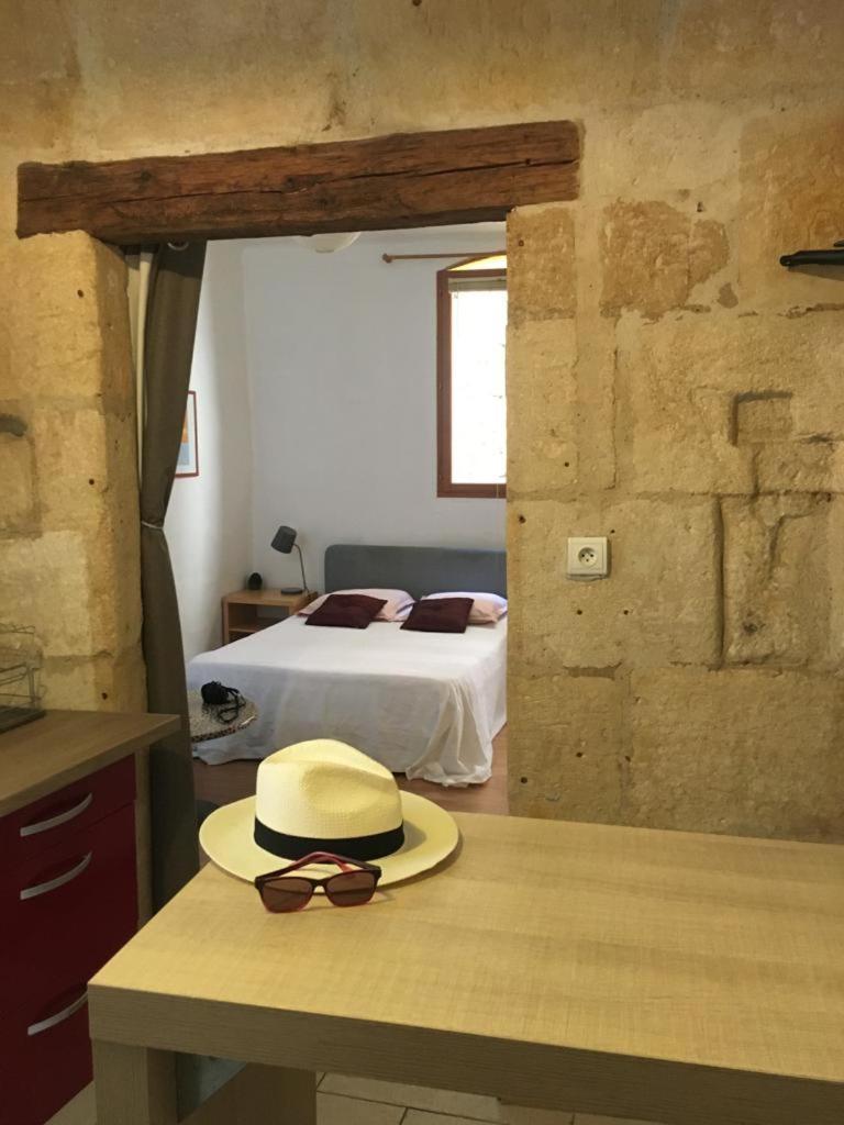 Appart Sympa Dans Le Vieux نيم المظهر الخارجي الصورة